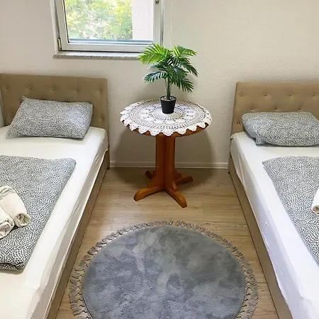 Farah Apartment